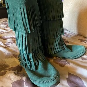 Minnetonka Women's Green 3-layer Fringe Boots